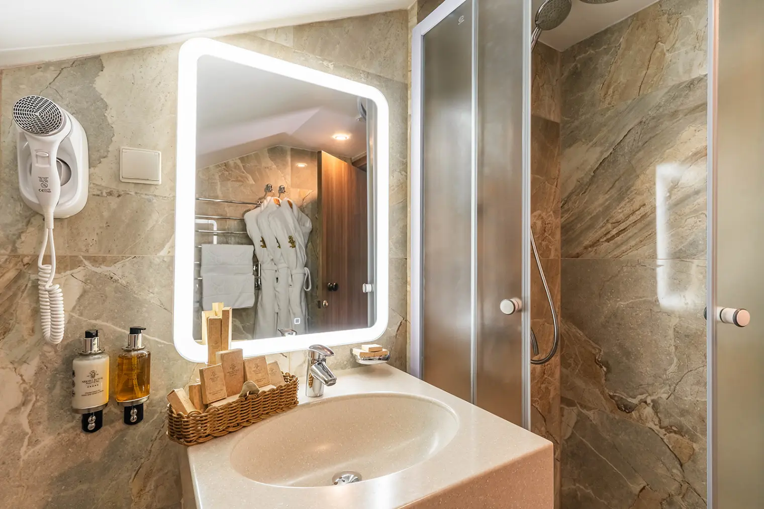 Двухэтажное шале в Arkhyz Royal Resort & SPA — фотография 9
